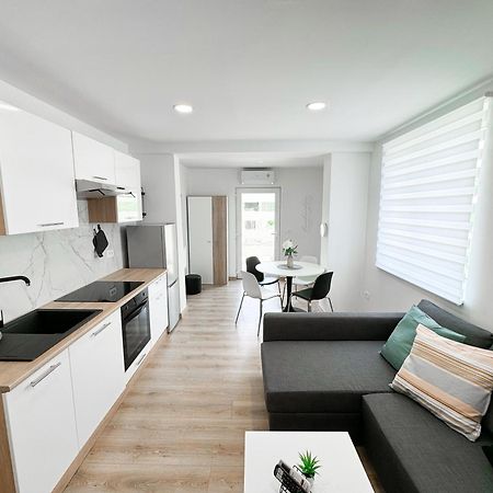 The Pinot'S Apartments Koper Exterior photo