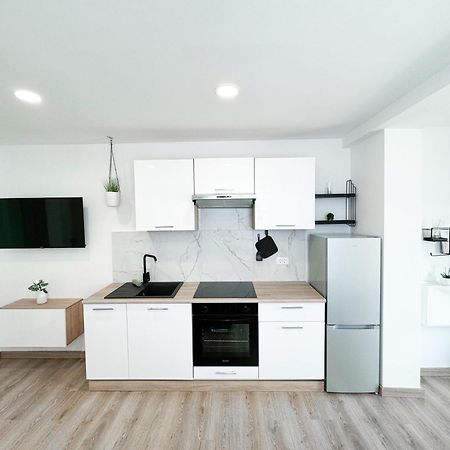 The Pinot'S Apartments Koper Exterior photo