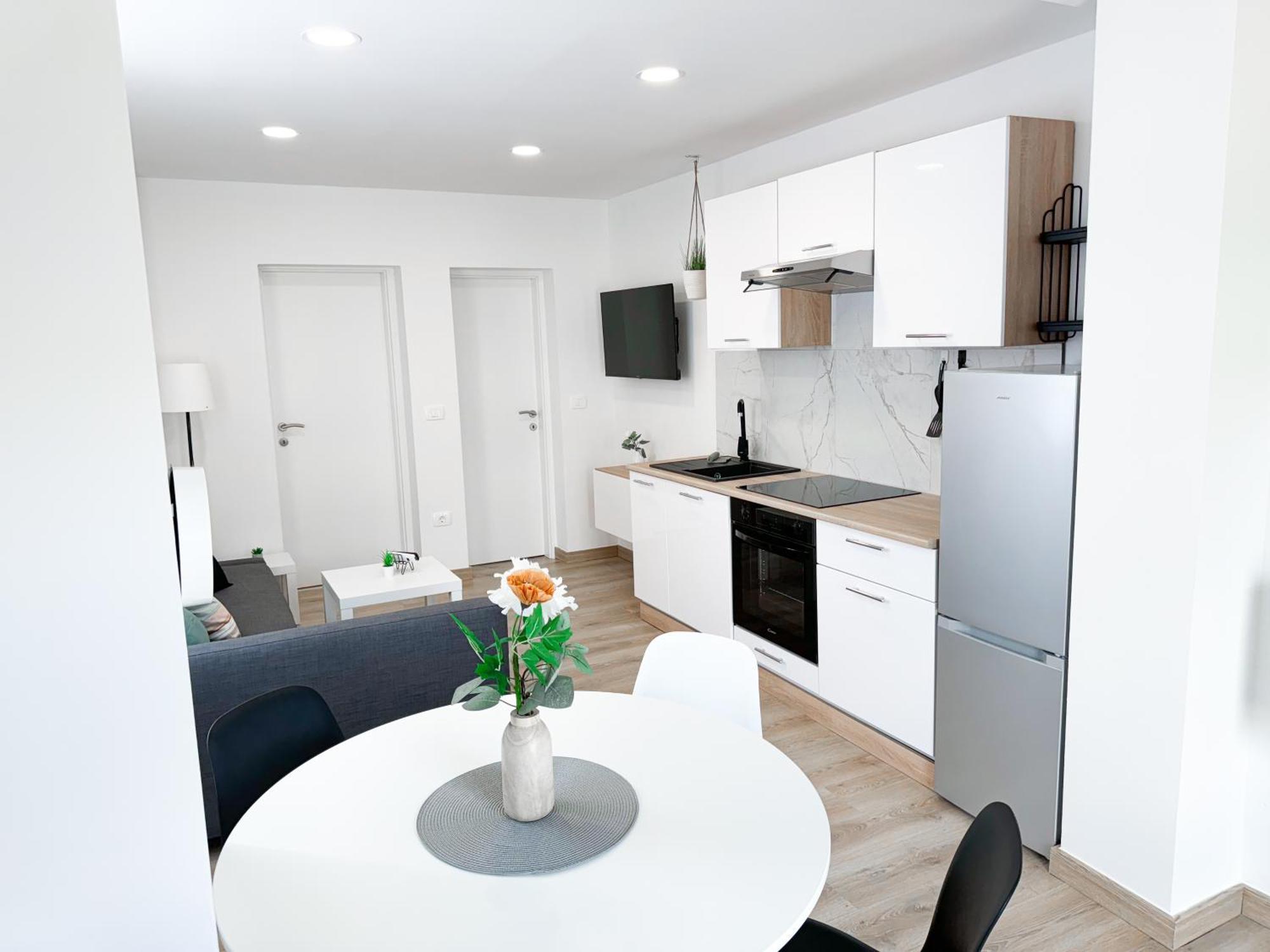 The Pinot'S Apartments Koper Exterior photo