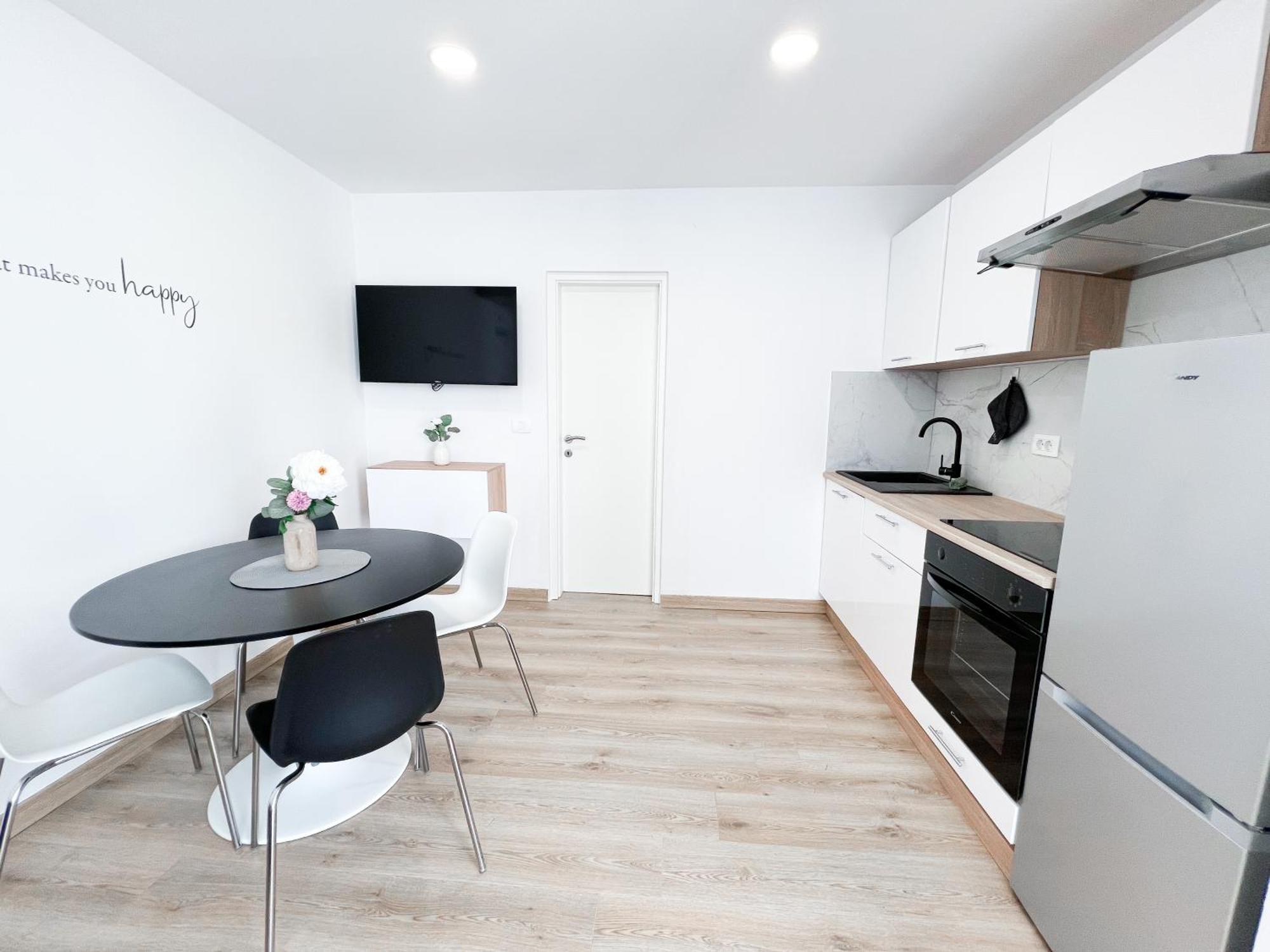 The Pinot'S Apartments Koper Exterior photo